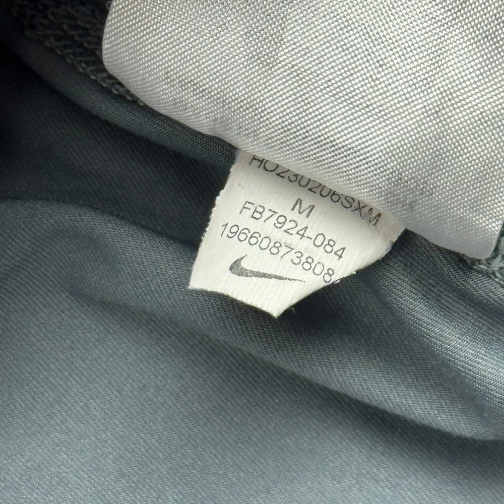 Nike Pro Shirt Mens Medium Gray Core Dri-Fit‎ Slim Fit Active Gym Workout FB7924